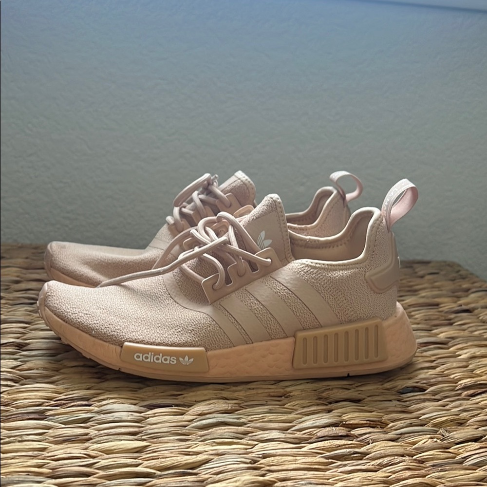Adidas NMD R1 Pink Sneakers